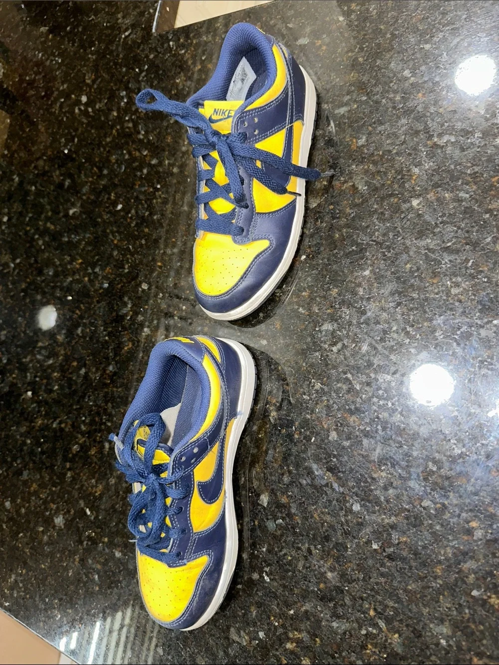 Nike Kids Low-Top Sneakers in Navy and Yellow